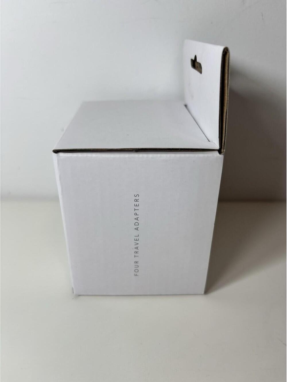 Vital Travel Power Adapters Comes With 4 - BRAND NEW IN BOX - Picture 2 of 5
